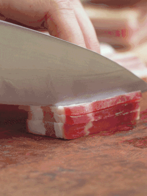 im电竞
淡咸肉切丝。