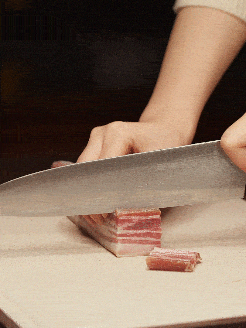 im电竞
淡咸肉切成1cm宽