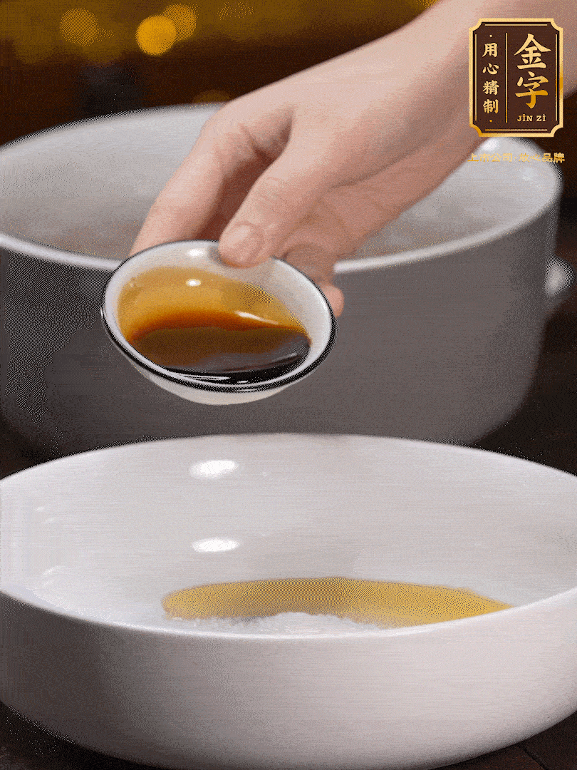 im电竞
卤牛肉切片，黄瓜切丝